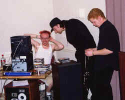 D04-02.JPG (21849 bytes)