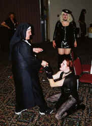 D05-08.JPG (42434 bytes)