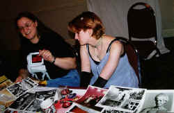 D13-06.JPG (44182 bytes)