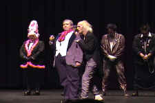 new004.jpg (64034 bytes)