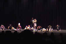 new032.jpg (48571 bytes)